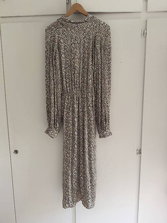Vestiti: Arket Kleid – Usato da Winterthur venduto da MaritaE 1