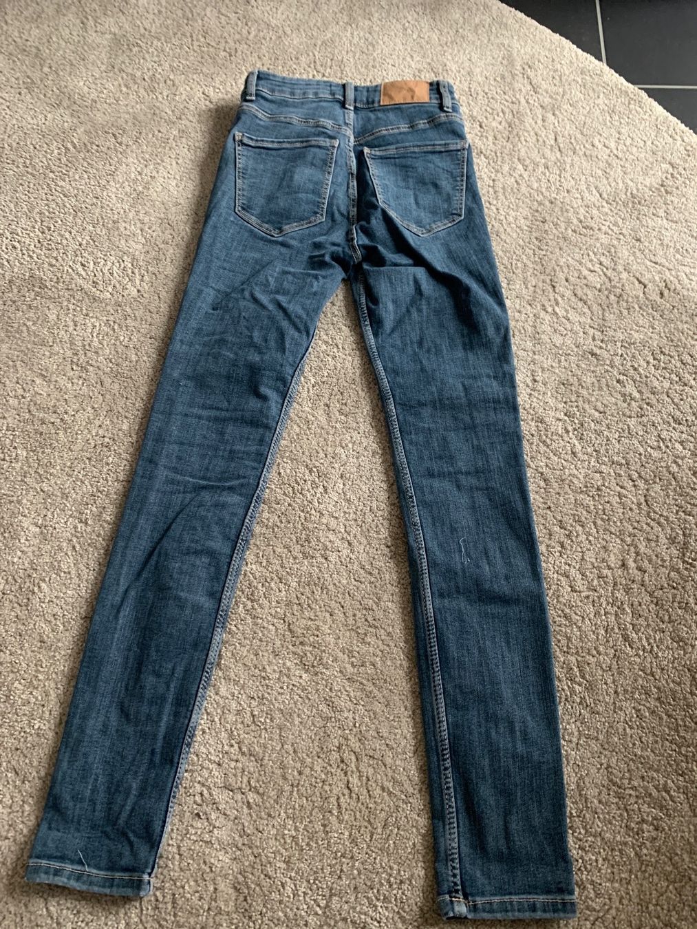 Zara Pantaloni: Zara Jeans Gr 34 schmal – Nuovo (secondo la descrizione) da Oberweningen venduto da Jogi2 2