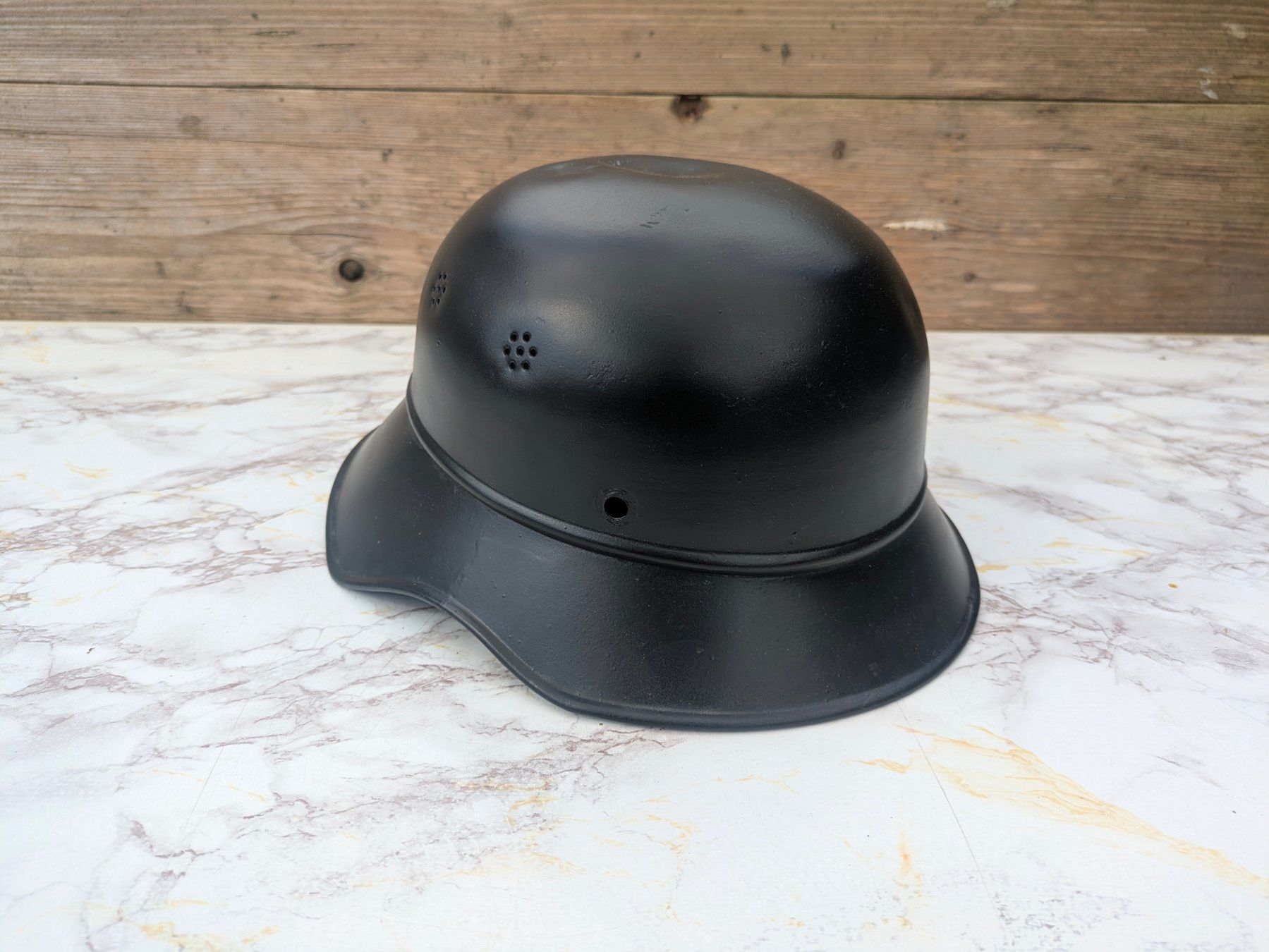 Uniformi & Effetti personali: Luftschutz Stahlhelm M38 "Gladiator" 3-Teilig – Usato da Buttisholz venduto da ArmeeShopCH