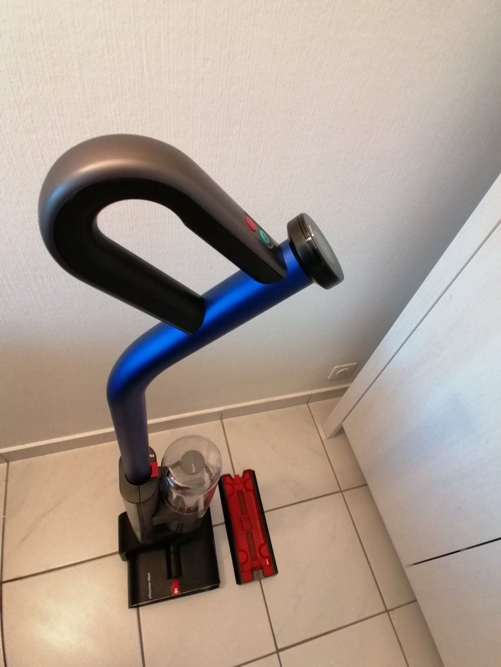 Dyson Aspirapolveri & Accessori: Dyson WashG1 – Usato da Schwadernau venduto da pianyffenegger 2