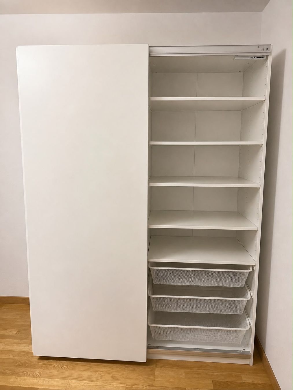 Armadi: IKEA PAX Wardrobe in Excellent Condition – Usato da Zürich venduto da kea_5t5x