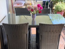 Gartentisch-Set (4 Stühle) – Anthrazit Rattan-Optik