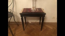 Zwei Elegante Beistelltische (neu)