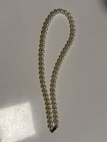 Klassische Vintage Perlenkette einreihig mit Karabinerversch
