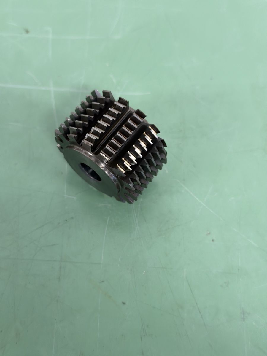Tutti gli attrezzi: Mikron Gear Cutting Tool Module M1. Carbide – Nuovo e nell'imballaggio originale da Aarberg venduto da SNMachines 1