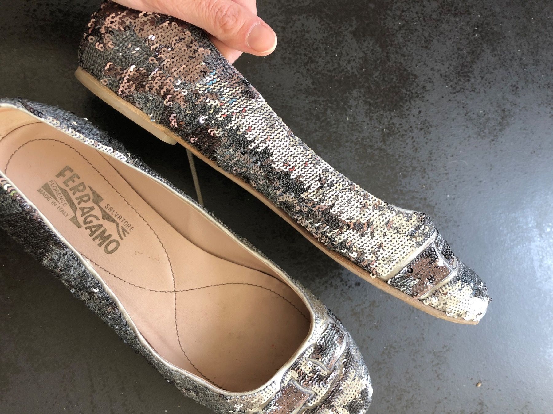 Salvatore Ferragamo Scarpe da donna: Ballerines Salvatore Ferragamo argentées à sequins – Usato da Coppet venduto da Vanessamode 8