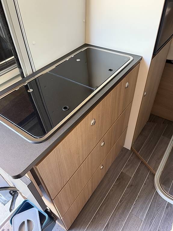 Veicoli da campeggio: Wohnmobil Camper Adria – Usato da Gempen venduto da koerki7 2