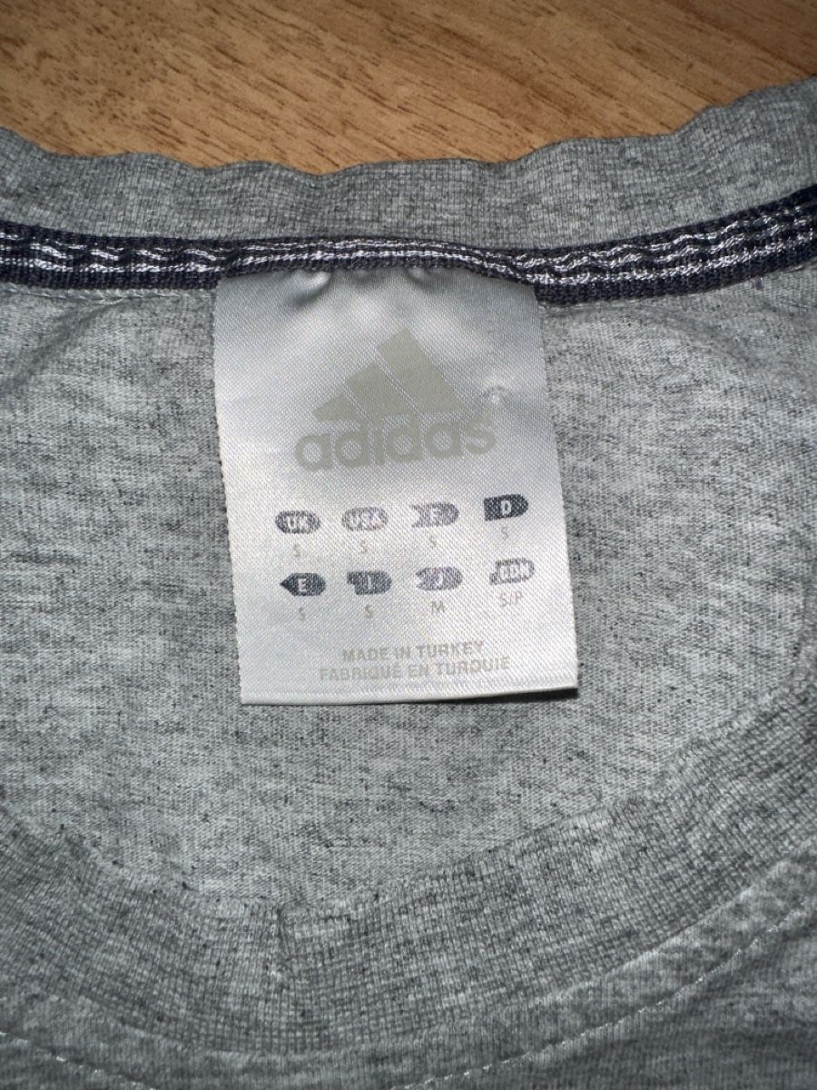 Adidas T-Shirts: Adidas T-Shirt Gr. S, grau – Gebraucht aus St.Gallen von maierm01 2
