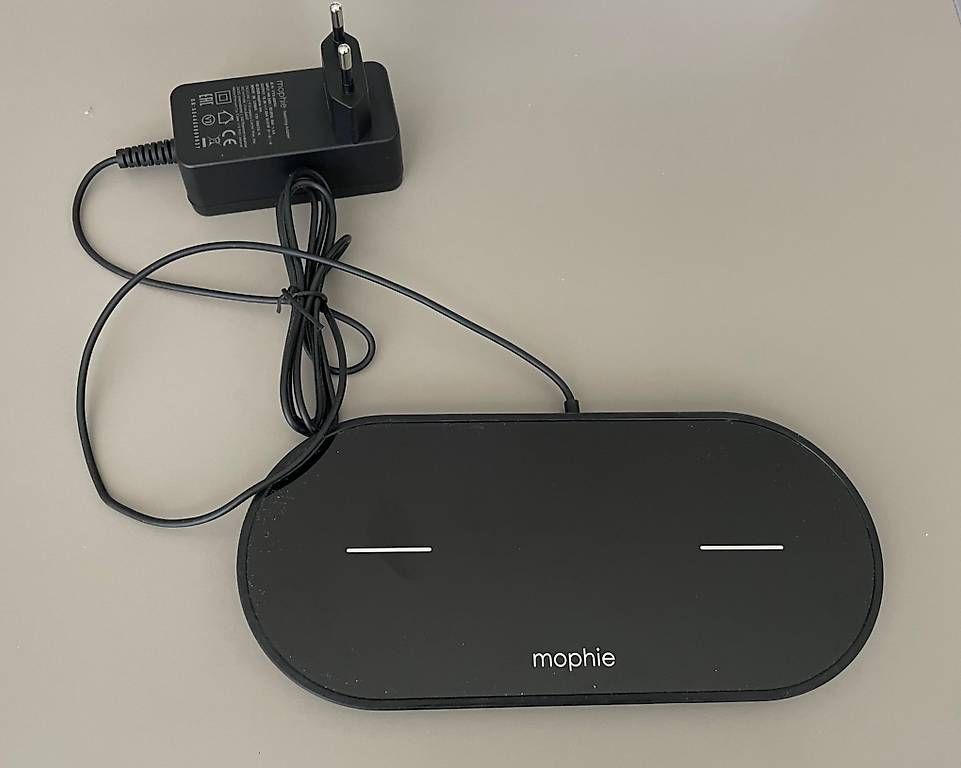 Chargements: Mophie Dual Wireless charging pad – D'occasion à Dagmersellen par mpincardini
