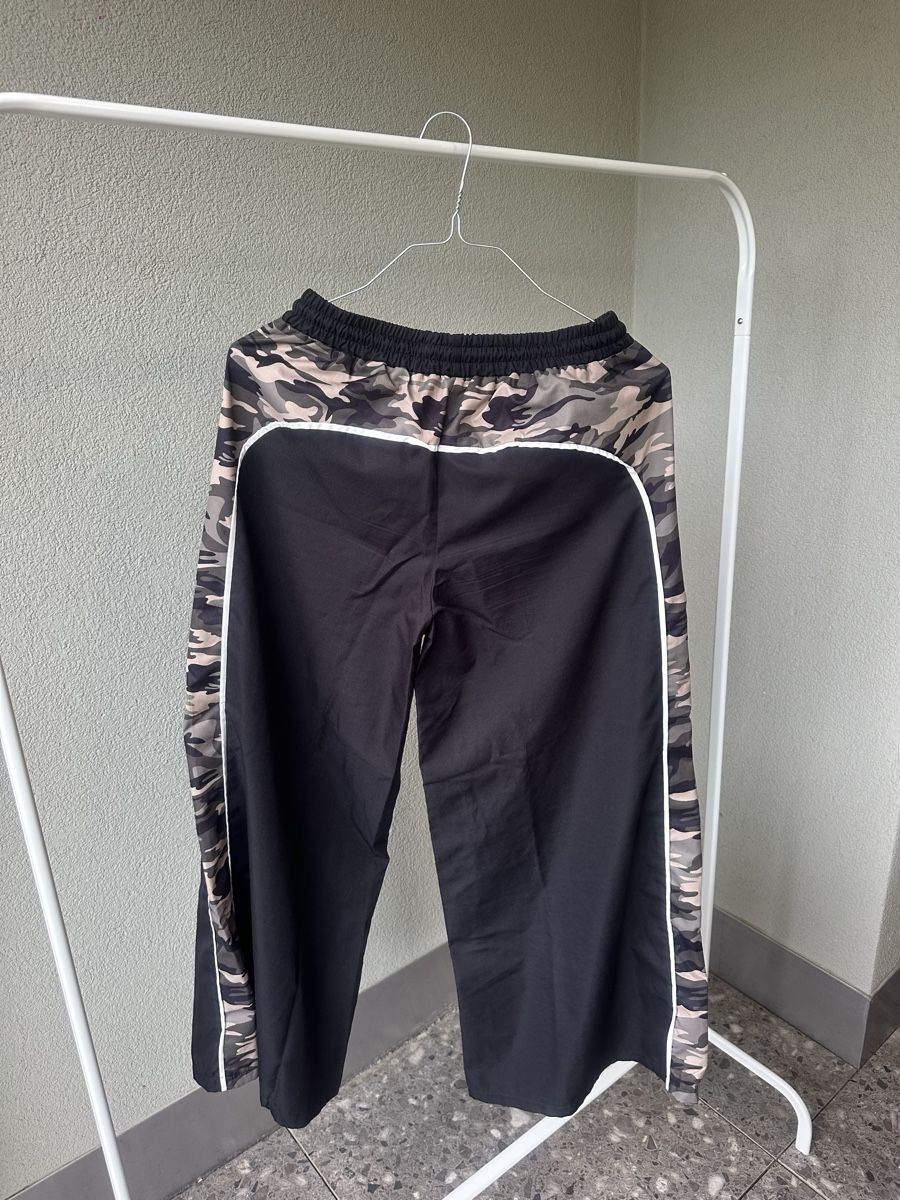 Hosen: Schöne, verspielte Hose – Gebraucht aus Volketswil von hal_65hj 1