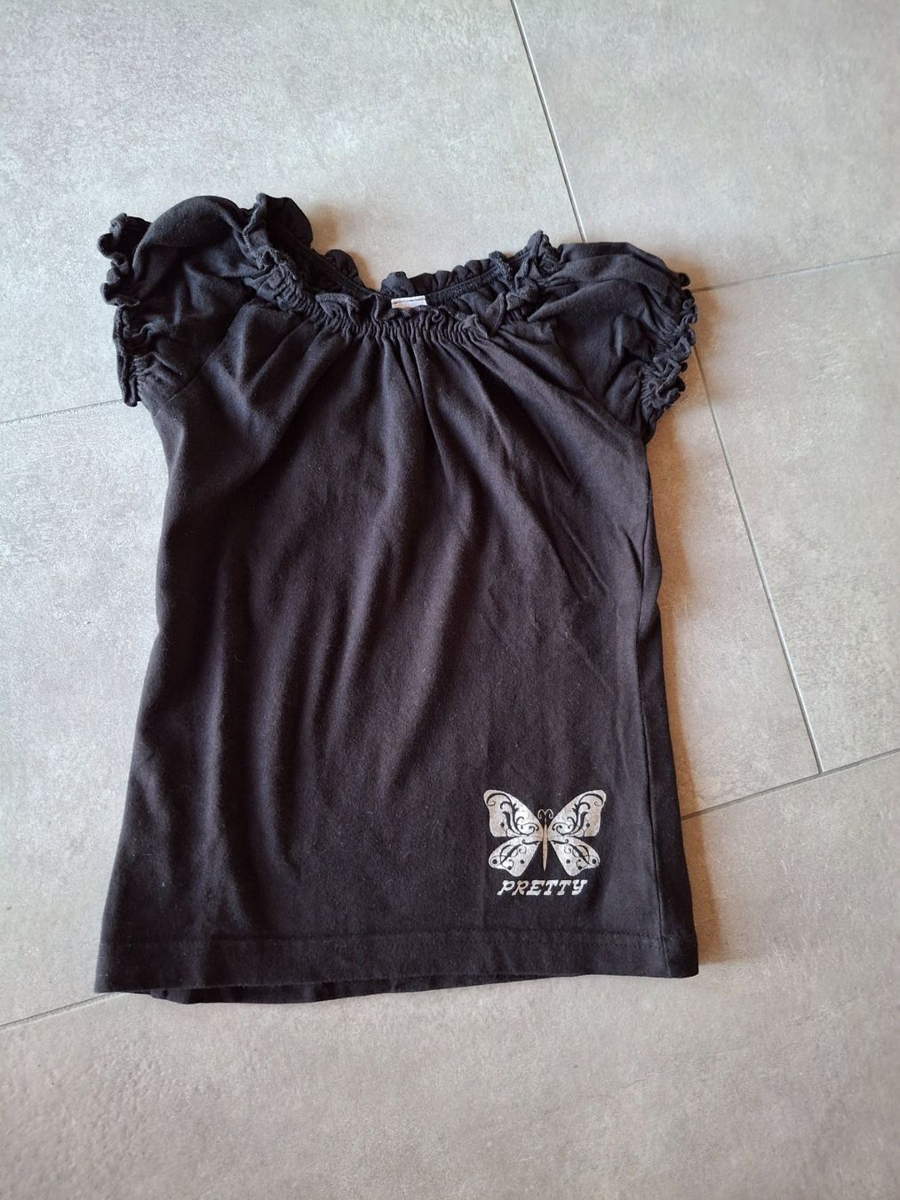 Camicette, T-shirt & Top: Schwarzes T-Shirt Bio Grösse 116 – Usato da Wiesendangen venduto da troawus