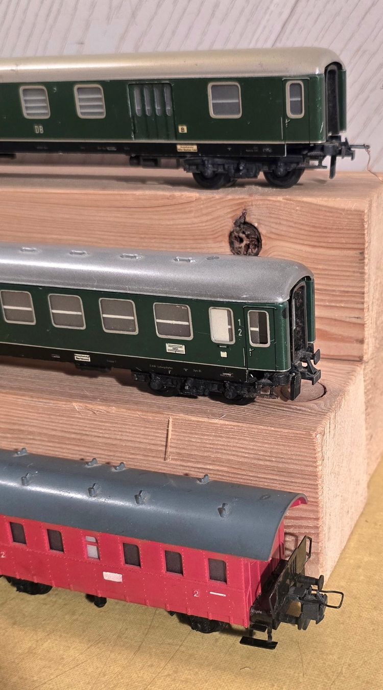 Trix Modellini di ferrovie: TRIX - EXPRESS - 8 diverse Wagen - gemäss Bilder - gebraucht – Usato da Biel/Bienne venduto da Fischhene 5