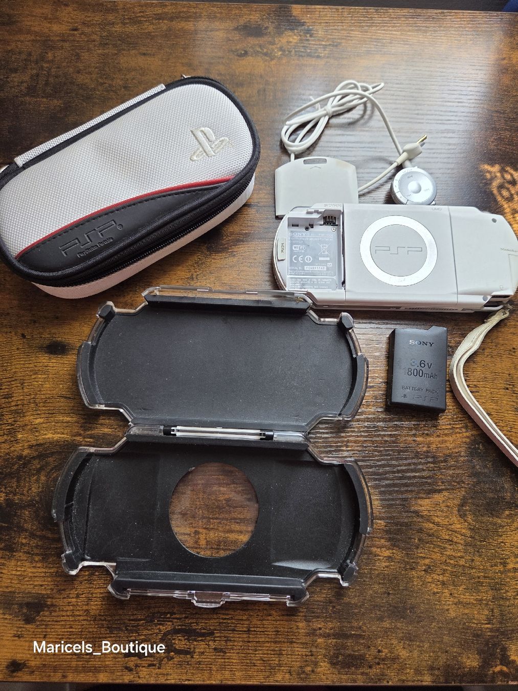Sony Konsolen: Sony PSP Console - FOR PARTS / DEFECTIVE - Includes Case – Defekt aus Winterthur von Maricels_Boutique