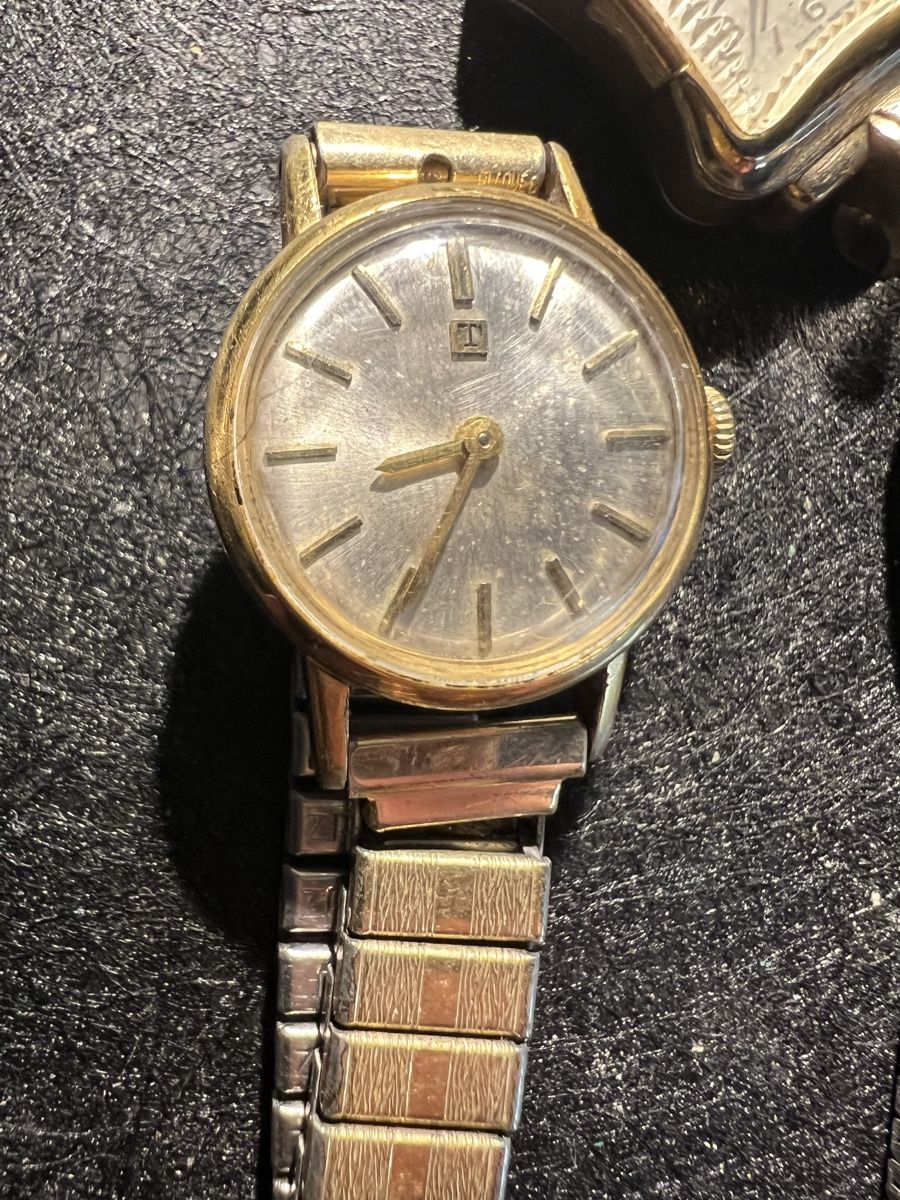 Orologi: Drei Vintage Damenuhren – Usato da Laufen venduto da groove60 4