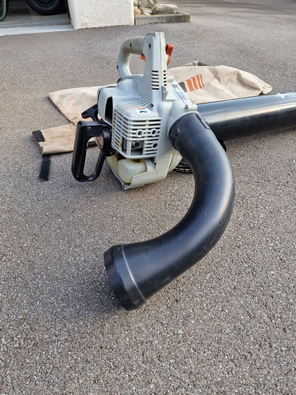 Trinciatrici: Benzin Saughäcksler ES-2400 shred 'n' vac – Usato da Buchrain venduto da Sssschaller 5