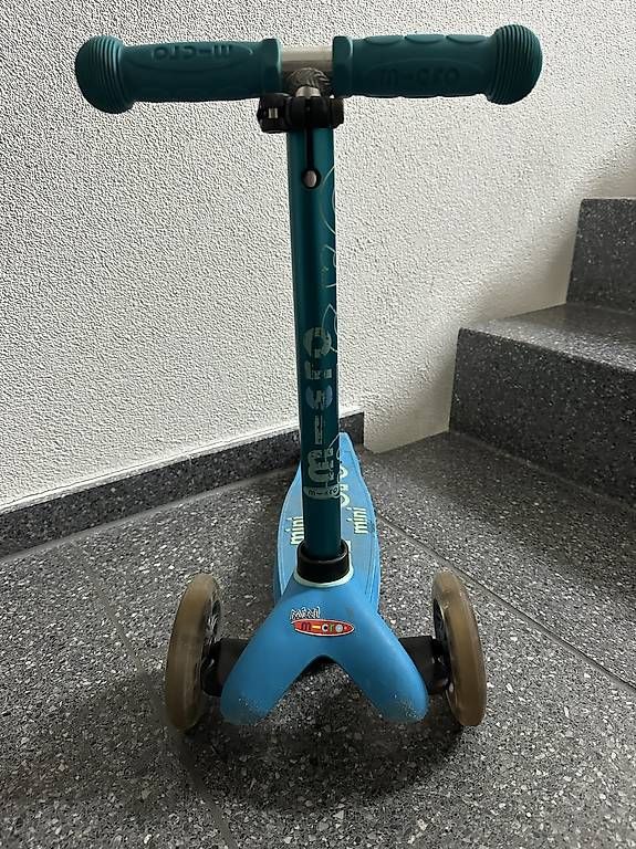 Kickboard: Micro Mini Scooter Blau/Türkis – Usato da Rapperswil-Jona venduto da Alechen07