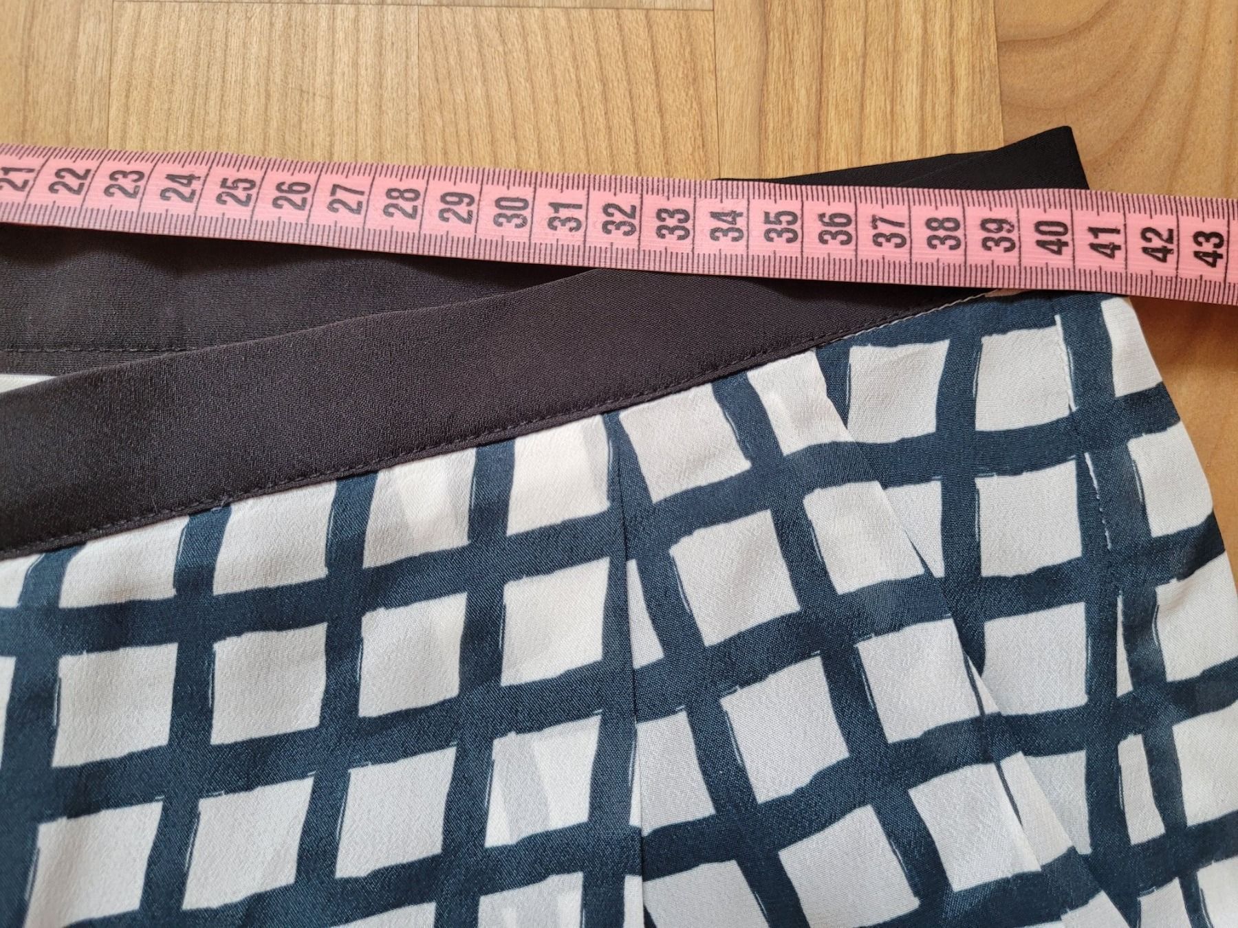Pantaloni: Sommerliche Shorts Gr. M – Usato da Aeugst am Albis venduto da Slniecko 3