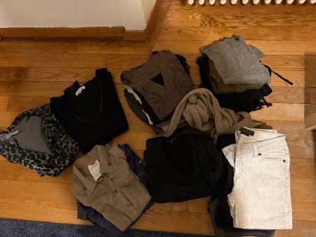 Lot 78 habits femme hiver dont IKKS, la Fée Maraboutée S
