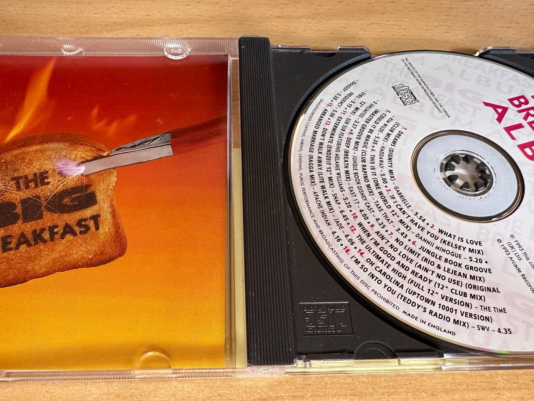 CDs: Various – The Big Breakfast Album – Gebraucht aus Rikon im Tösstal von Alpenmutz 2