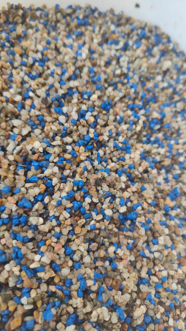 Tutte le decorazioni: Aquarium Kies mit blauen Steinchen (ca. 35kg) – Usato da Uster venduto da Oopi 1
