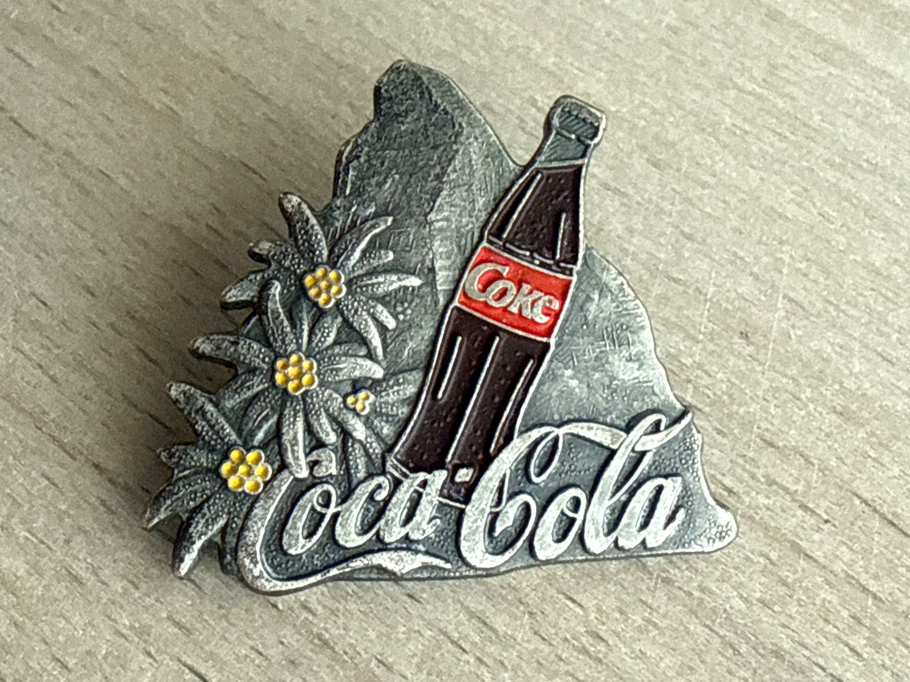Coca-Cola Plaketten & Abzeichen: Pin Coca-Cola – Gebraucht aus Glattbrugg von Schweigmatt