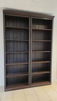 2 Bücherregale (nahezu unbenutzt)