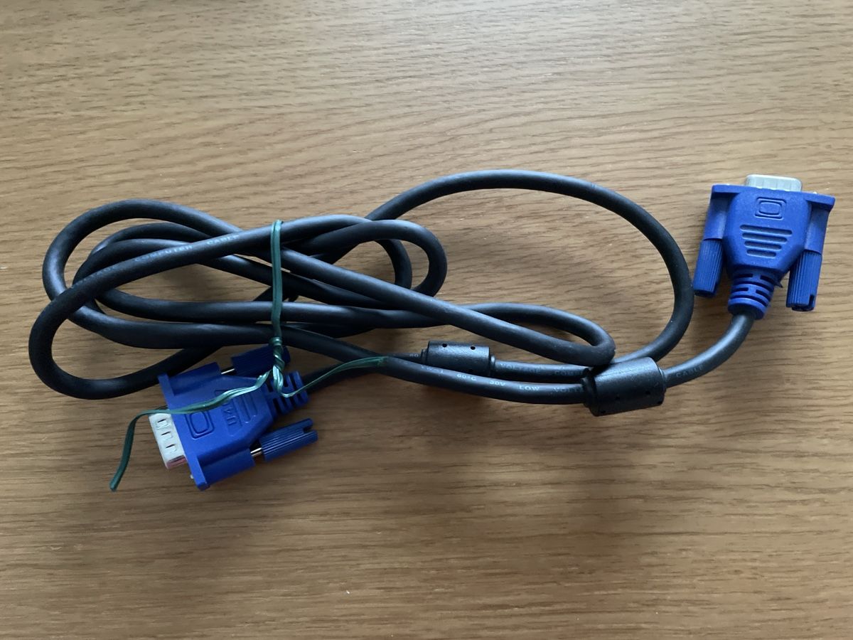 Cavi: VGA Kabel, Monitorkabel, PC Kabel – Usato da Zürich venduto da spo_zxm7 1