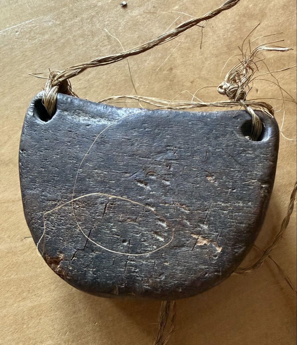 Maschere: Amulette en bois sculpté ethnique – Usato da Les Bayards venduto da aout 1