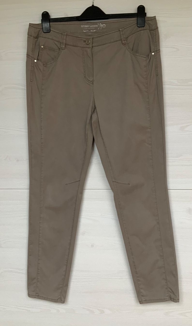 Gerry Weber Pantaloni: Gerry Weber Hose, Taupe,  Gr. 40/42. – Nuovo (secondo la descrizione) da Lufingen venduto da lotzstef
