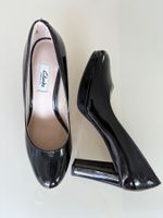 Neue Lack Pumps, Clarks. Mit Fussbett