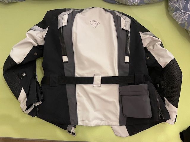 Completi & Tailleur: Motorrad-Kombination von Stadler – Usato da Bäretswil venduto da Stranger44