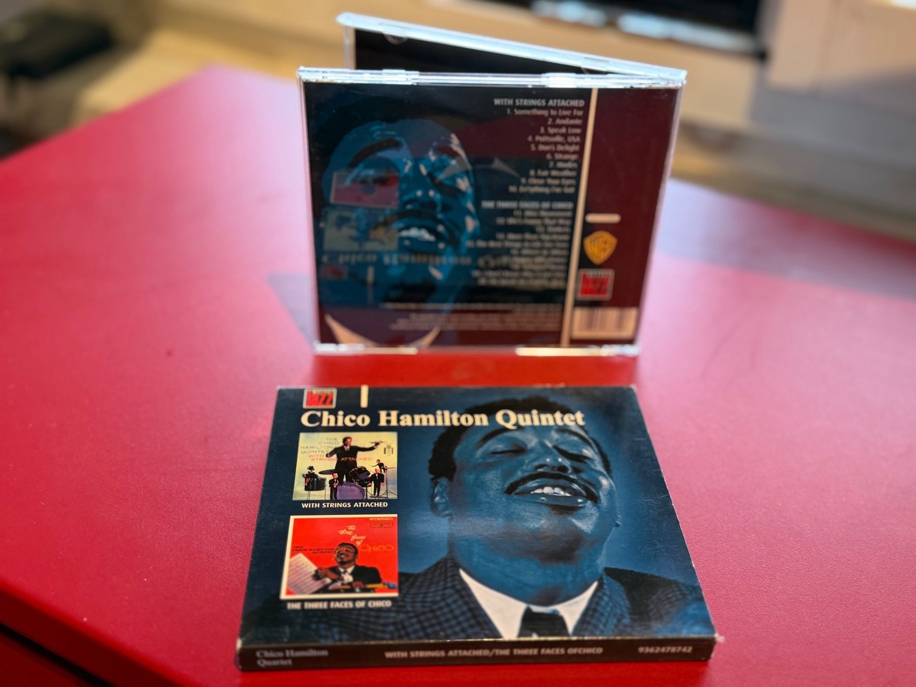CDs: Chico Hamilton - With Strings Attached/The Three Faces HF41B – Gebraucht aus Küsnacht ZH von JazzRecords 3