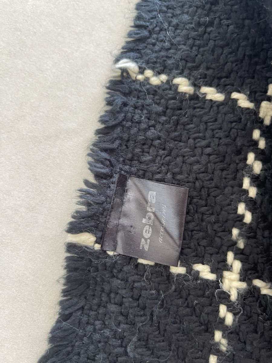 Foulards, Tücher & Schals: Schicker Zebra Strickschal schwarz/weiss kariert – Gebraucht aus Wohlen AG von abaci 1