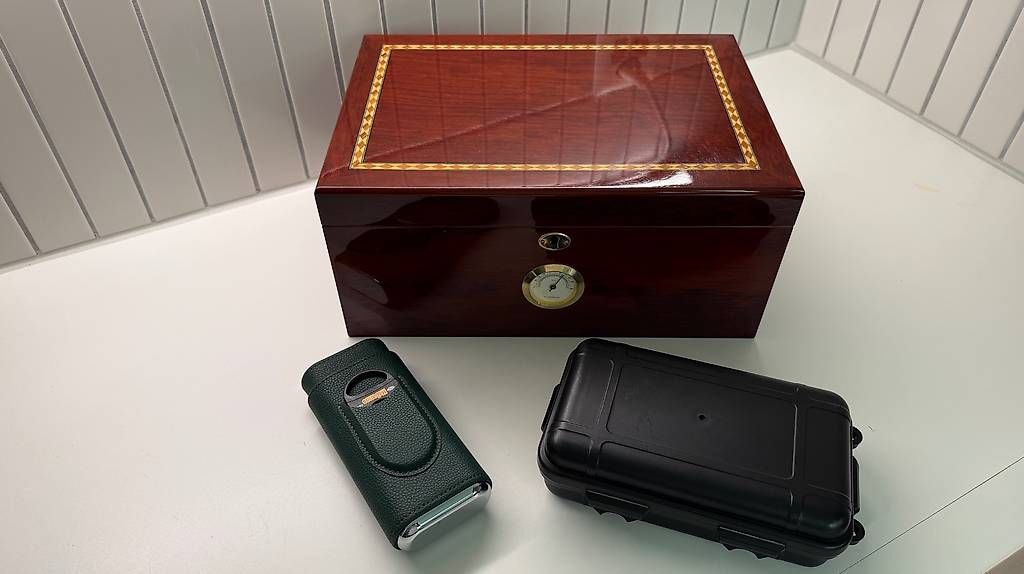 Humidore: Humidor mit Zubehör – Gebraucht aus Zug von tho_b78v 2