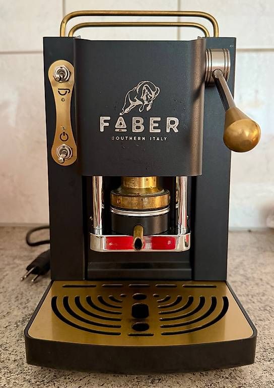 Kaffeemaschinen & Espressomaschinen: FABER Kaffeemaschine – Gebraucht aus Winkel von R-Shirt
