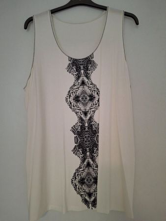 Sommerliches Top in Weiss mit Muster, Grosse Grössen
