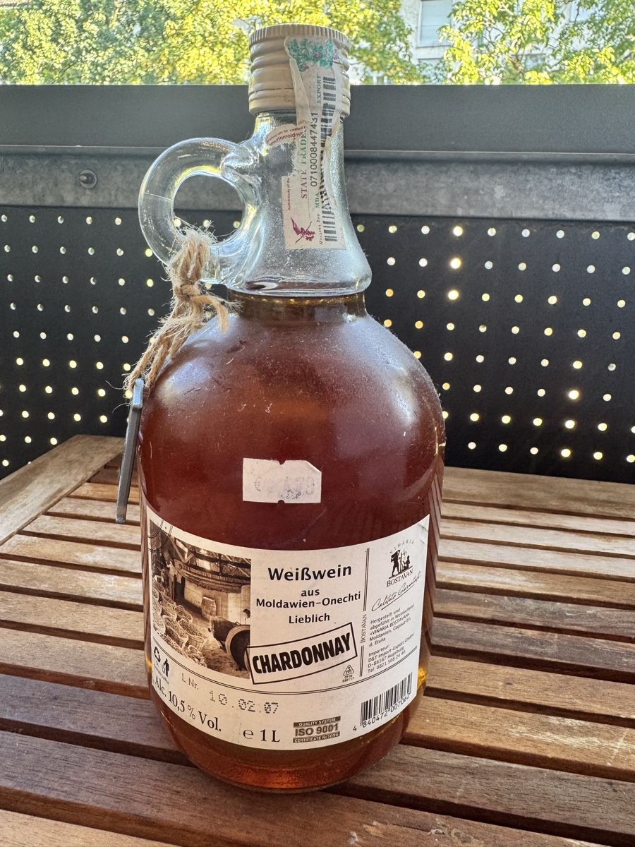 Bevande alcoliche: Weisswein Chardonnay Moldawien 1L  – Usato da Basel venduto da YanaR10
