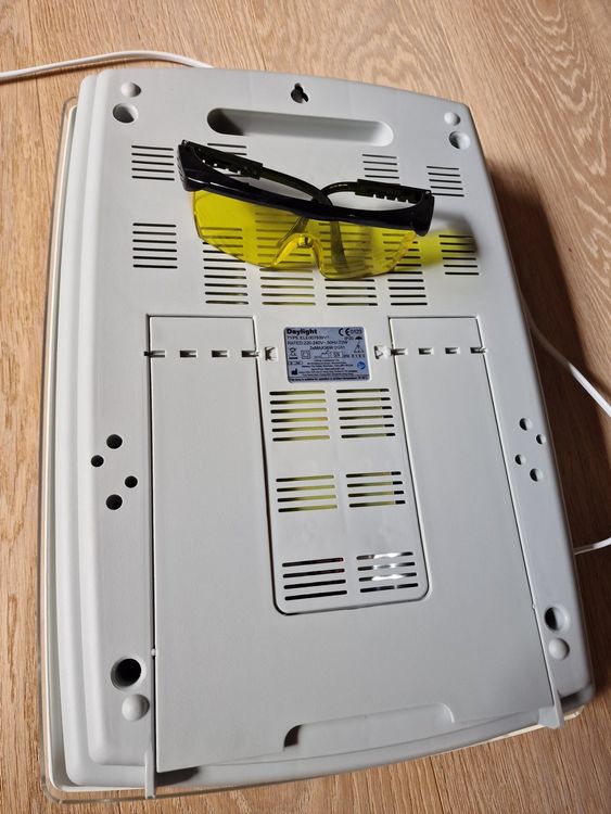 dermfix UVB Lampe Vitamin D Tageslichtlampe Kaufen auf Ricardo