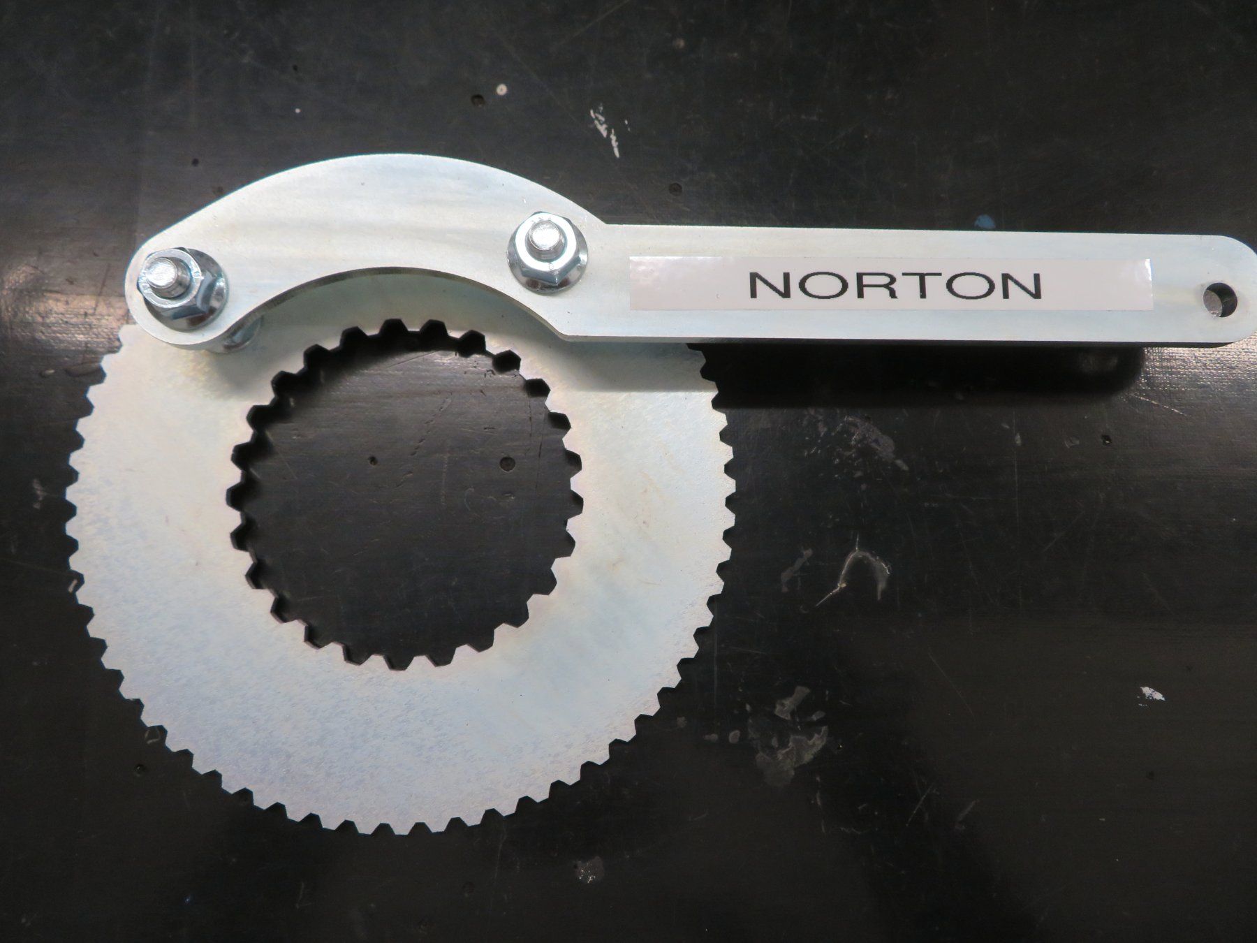 Alle Werkzeuge: Norton Kupplungswerkeug / Arretierung – Neu (gemäss Beschreibung) aus Wolfhausen von GSRicky
