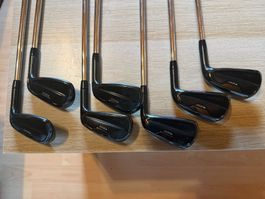Titleist T200 limited black edition 4-Pw S300
