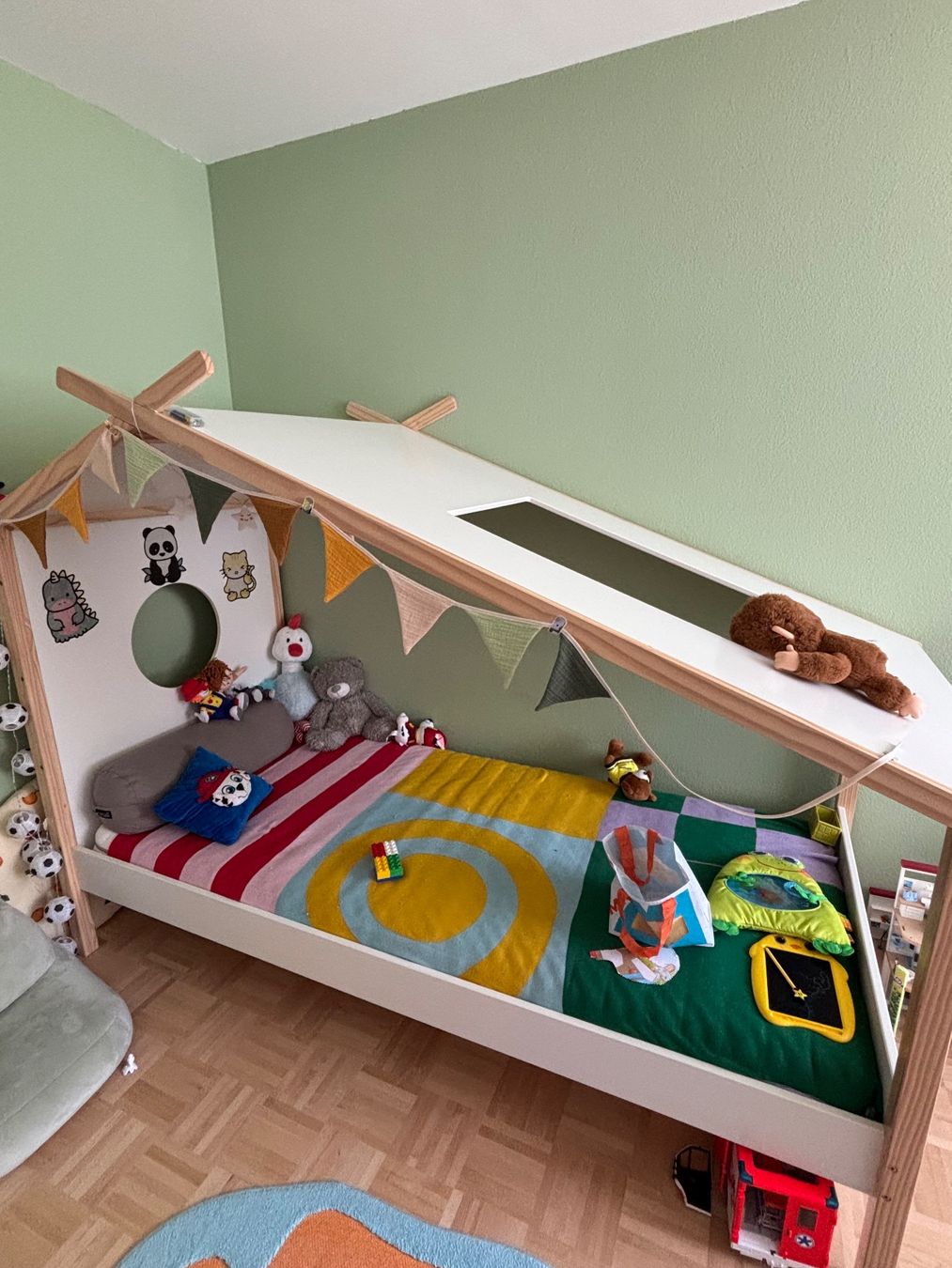 Pfister Letti: Kinderbett Hausform 90x200 – Nuovo (secondo la descrizione) da Luzern venduto da san_9xb9