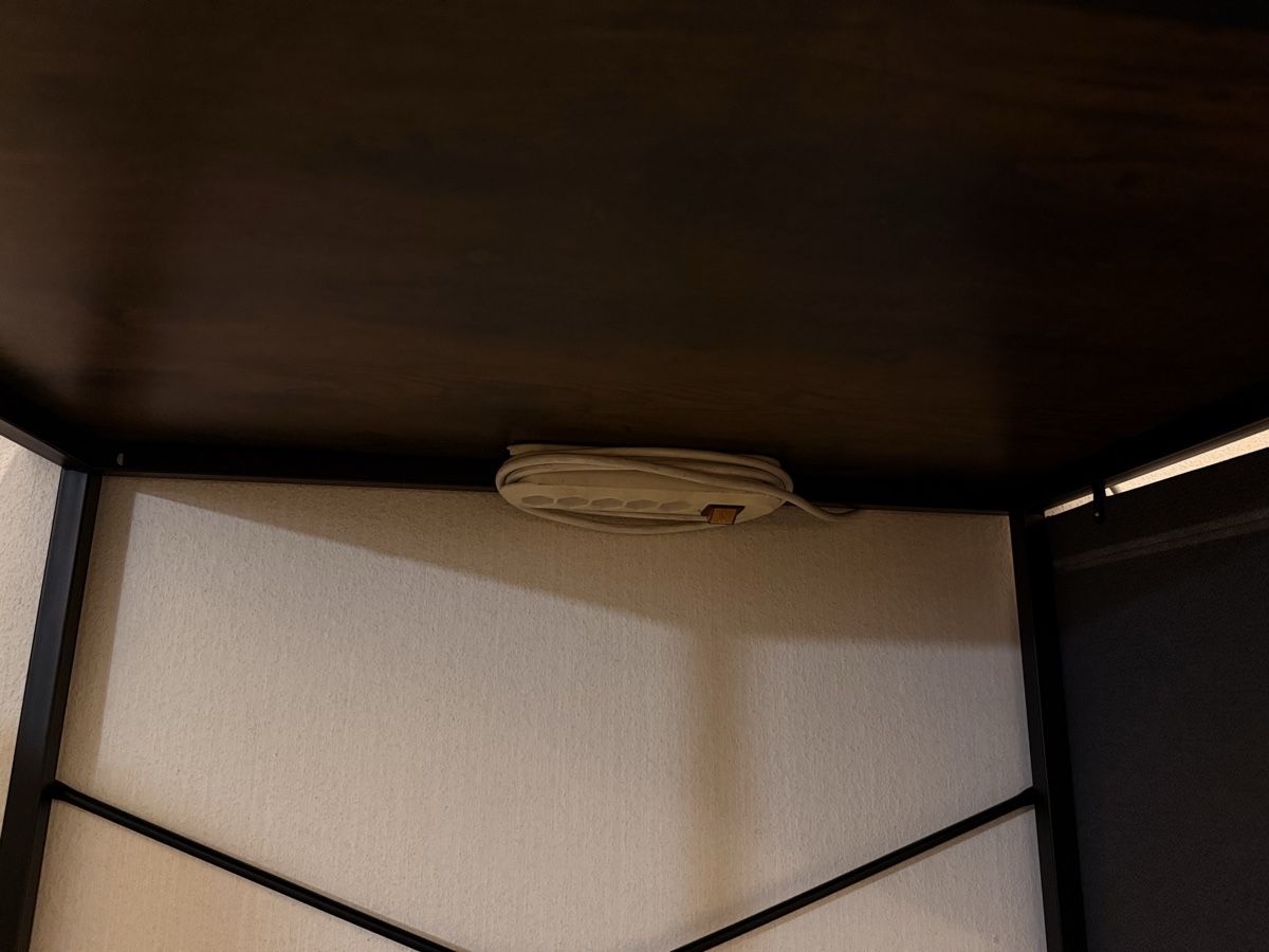 Scrivanie: TECTAKE Schreibtisch mit Regal + Bürostuhl – Nuovo (secondo la descrizione) da Aadorf venduto da SchattePuppe 1