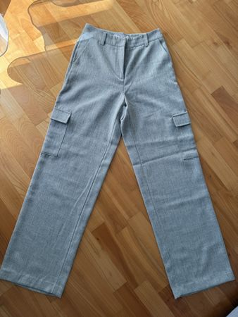 Elegante NA-KD Cargo Hose, grau, Gr. 34