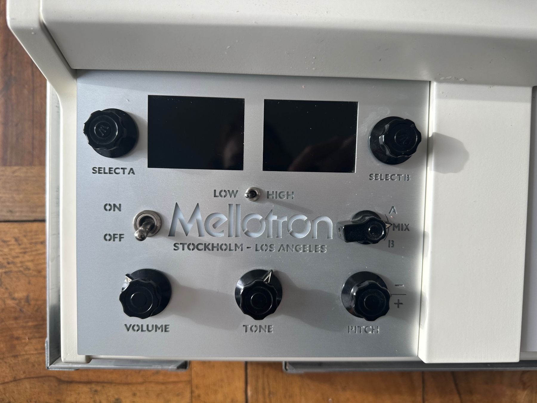 Strumenti musicali: Mellotron M4000D mit original Flightcase und Beinen – Usato da Zürich venduto da LanfrC 2