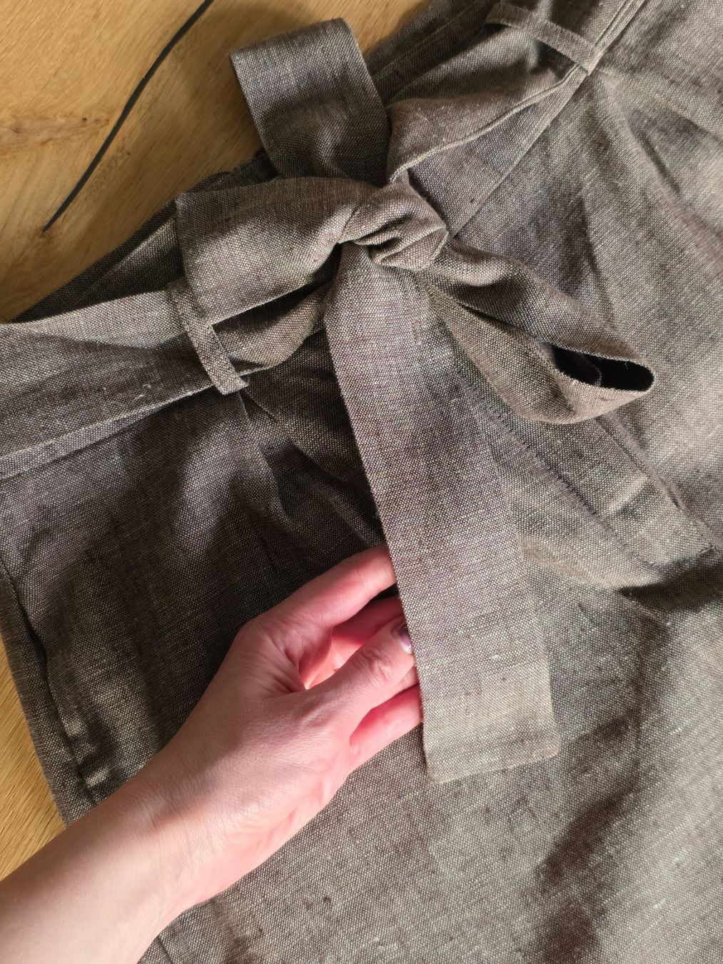 Pantaloni: Neue Culotte Hose Gr. M Leinen mit Bindegürtel – Nuovo (secondo la descrizione) da Zürich venduto da tsu_76bc 1