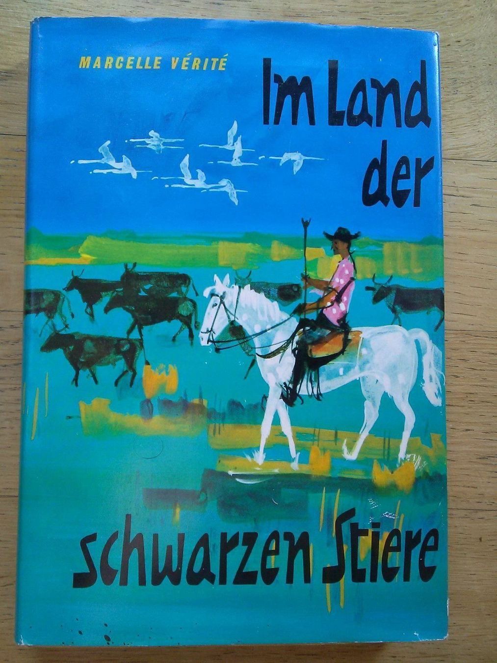 Libri: Im Land der schwarzen Stiere – Usato da St.Galllen venduto da elkaphone