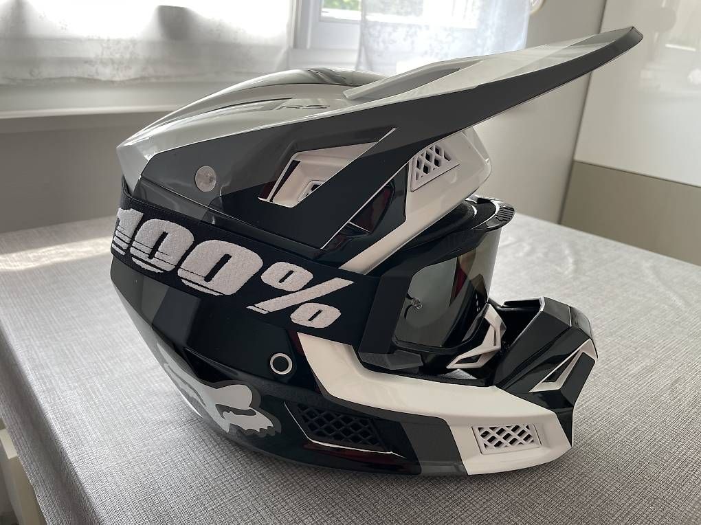 Caschi & visiere: Casque FOX V3RS EFEKT Blanc/Noir – Usato da Prilly venduto da natas.hell 4