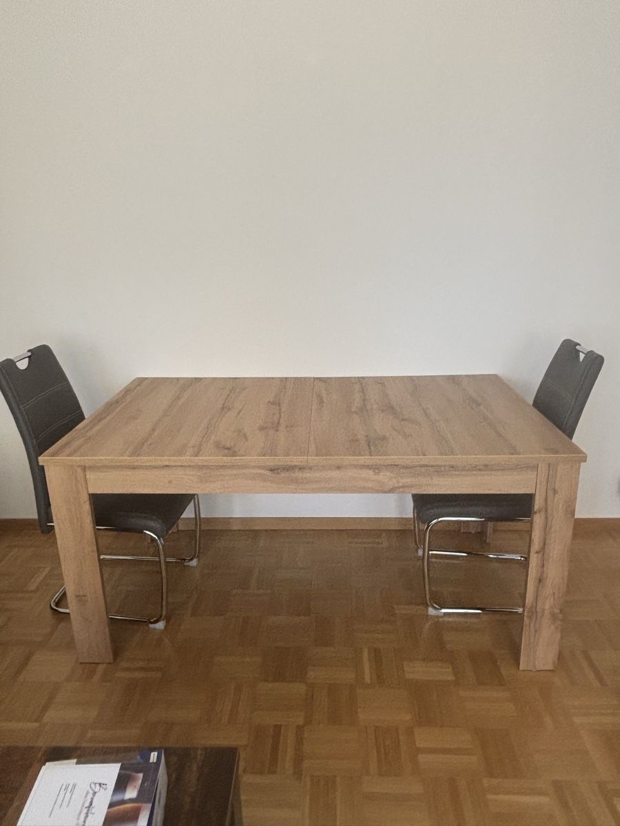 Tavoli: Esstisch mit 4 Stühlen Sonoma Eiche Nachbildung – Nuovo (secondo la descrizione) da Lyss venduto da -WOLVERINE- 3