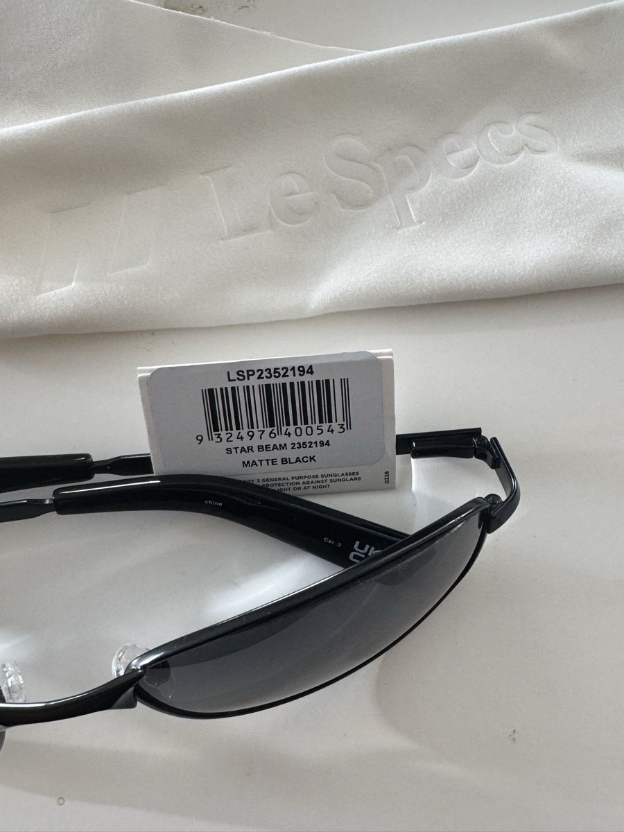 Occhiali & Lenti: Le Specs Star Beam Matte Black sunglasses – Nuovo e nell'imballaggio originale da Zürich venduto da di_archive 2