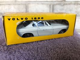 Volvo p1800